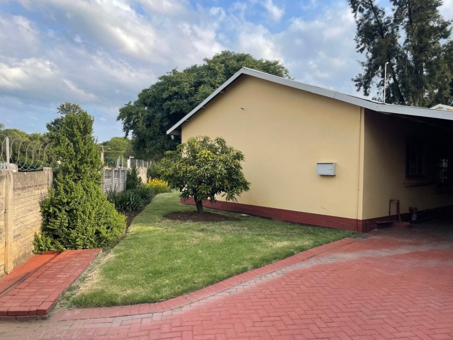 3 Bedroom Property for Sale in Oos Einde North West